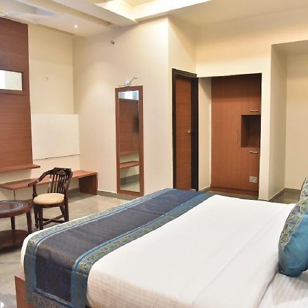 Hotel Rk Grand Varanasi Ngoại thất bức ảnh
